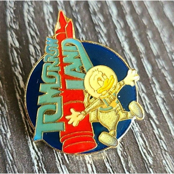 Disney Jewelry - Vintage Disney Donald Duck Tomorrow Land 1986 Space Suit Small Lapel Pin